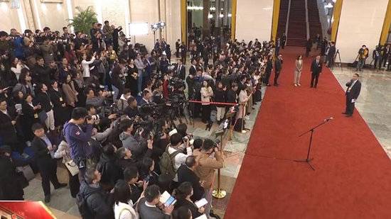直播，首场部长通道的破圈之旅