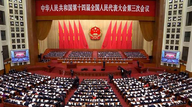 政府工作报告，综合整治内卷式竞争