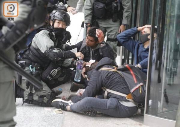 男子停车刑警遭围殴事件深度解析