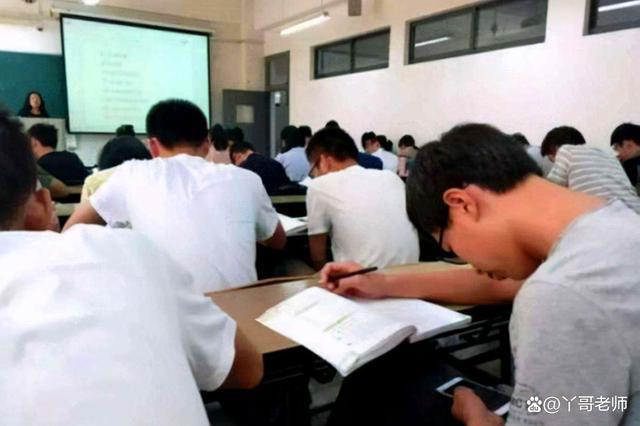 老师上课玩手机怎么办？探究解决之道