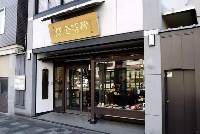 一年赚了14亿，年轻人爆买老铺黄金，黄金市场迎来新风口