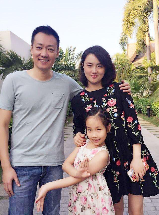 朱媛媛辛柏青夫妇的女儿成长纪实，温馨家庭的教育与陪伴