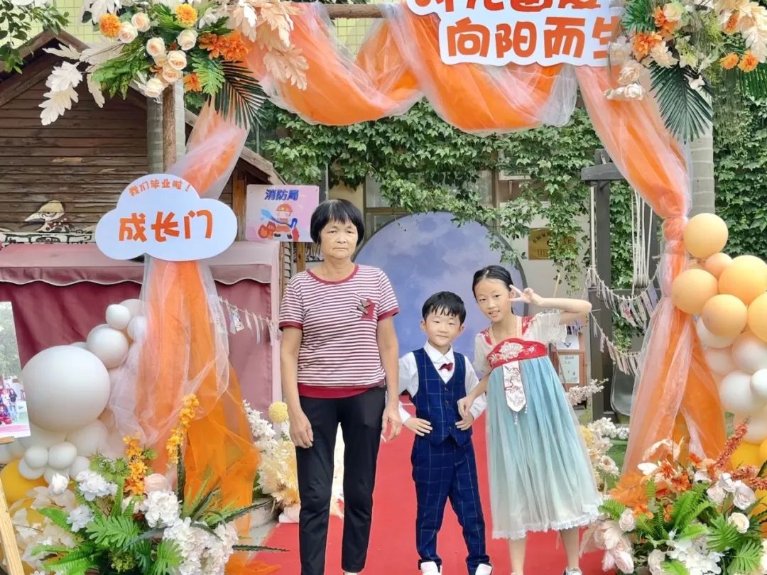 缘分天定，新婚夫妻的幼儿园同框情缘