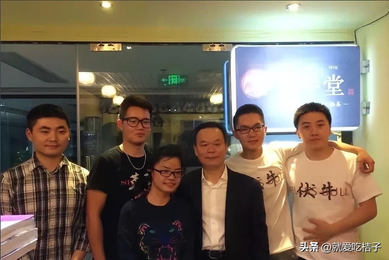 北大毕业转行当演员，跨界之路的探寻与启示