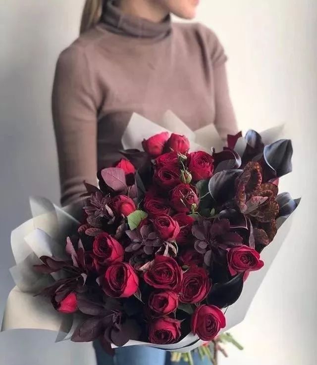 女神节送员工花的艺术，致敬职场女神的温馨之选