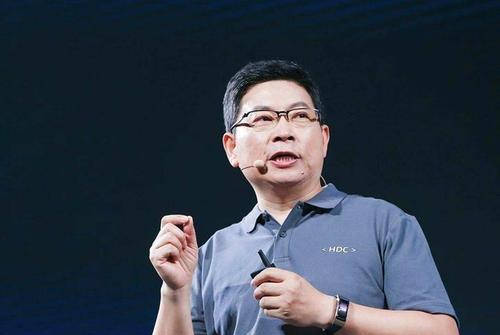 余承东，公众眼中的争议焦点