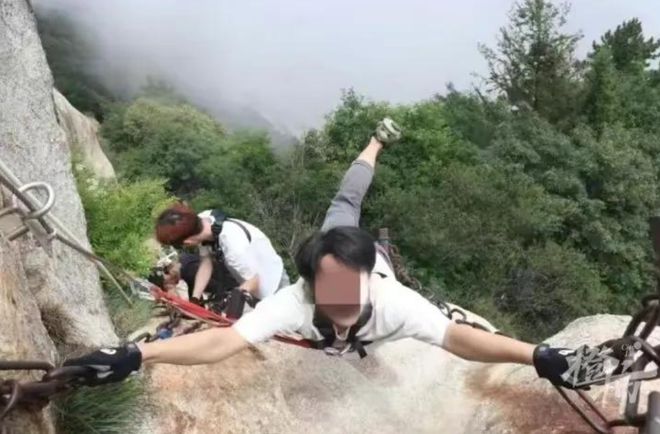 华山游客坠亡事件，深度剖析与反思