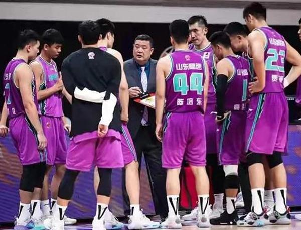 CBA常规赛，浙江终结新疆3连胜——赛场风云再起