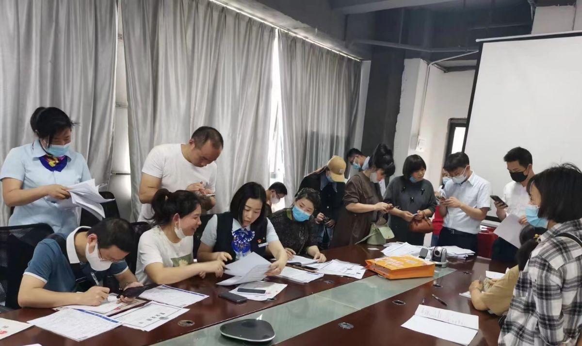 中国多措并举大力提振消费