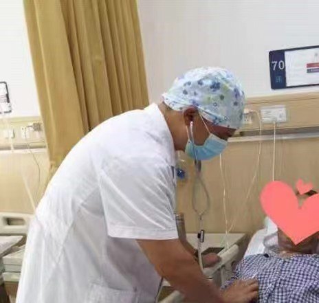 毒尿裤厂商自曝专坑失能老人，揭露行业黑暗面
