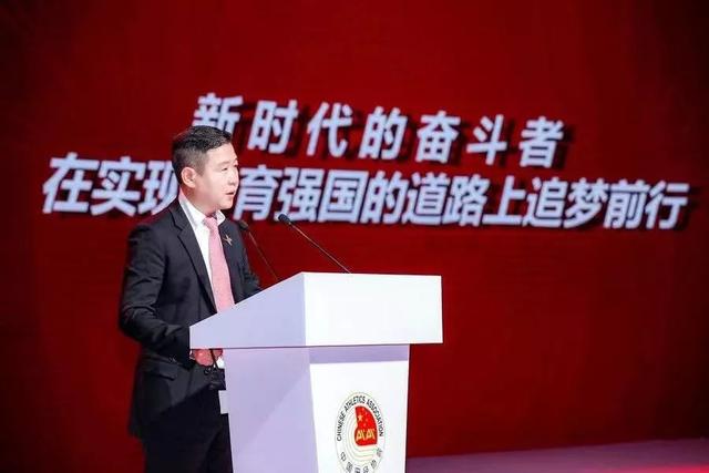 特步总裁长女，闪耀星途，继承与创新并行