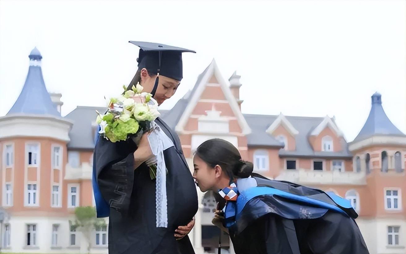 高校女生生孩子，现象、挑战与应对