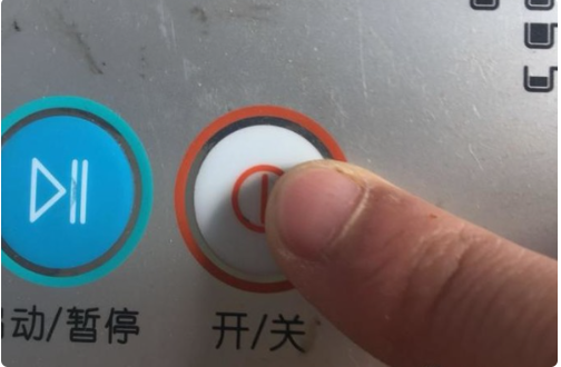 海尔简约Easy全自动洗衣机，高效洗涤，品质生活的理想选择
