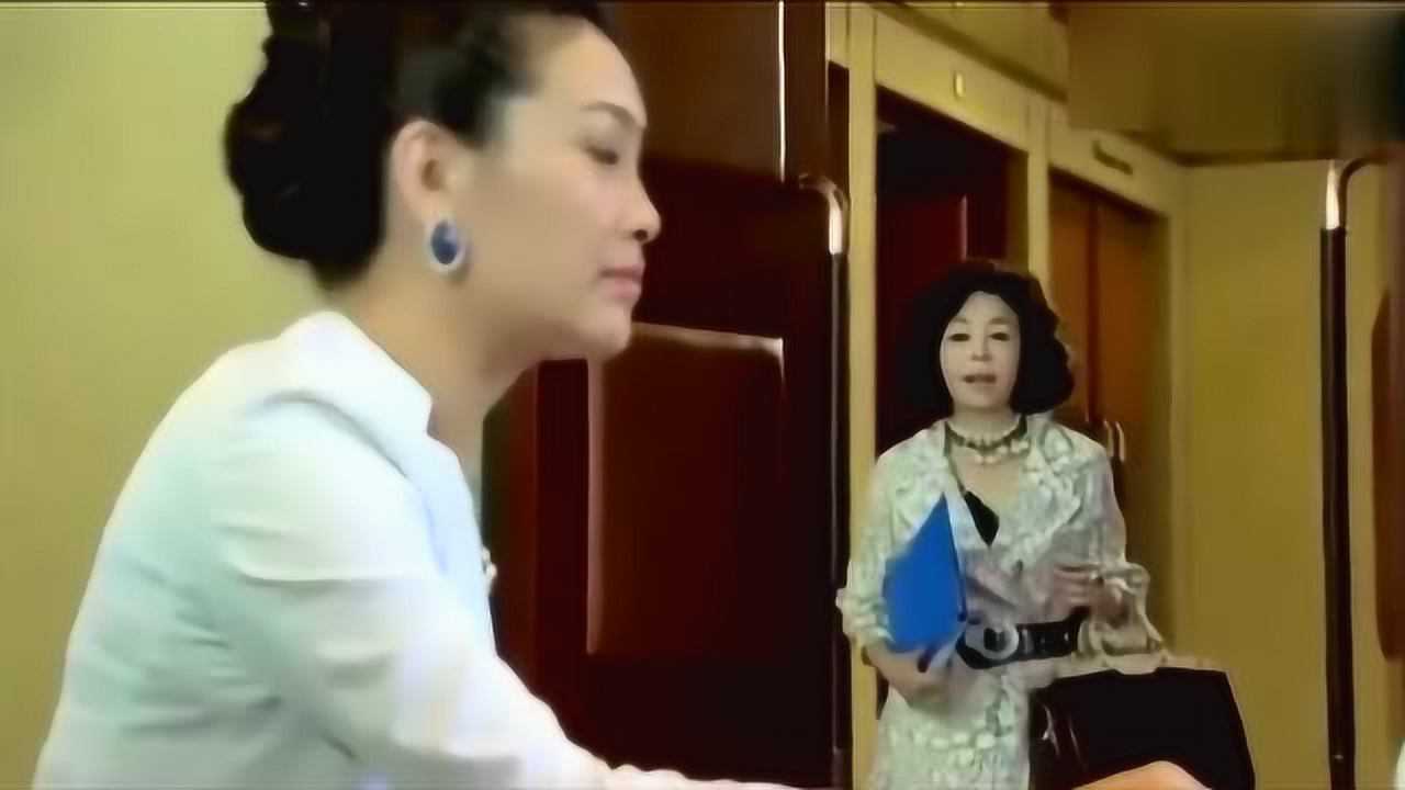 女副总居功自傲怒怼老板，职场中的权力与自我定位