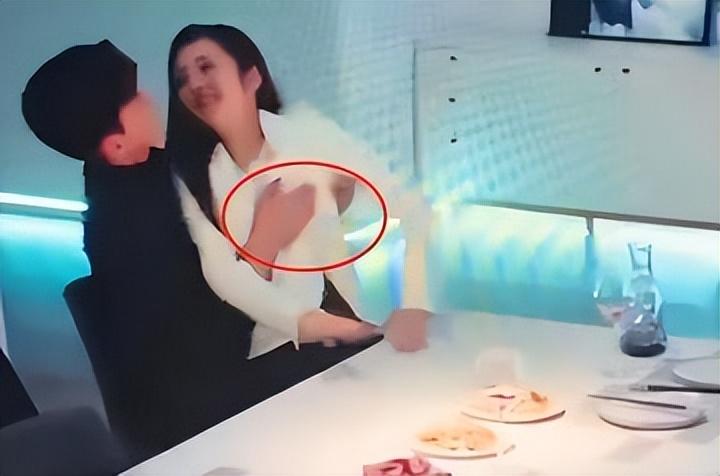网红与妻子在外吃饭遭遇咸猪手，事件反思与启示