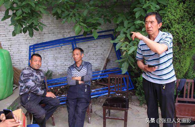 村支书唱歌，一曲乡情的赞歌