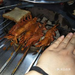 烧烤签子扎出血后，是否需要打破伤风疫苗？
