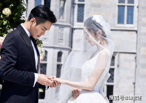 张若昀与唐艺昕雪地深情找婚戒，爱的执着与浪漫