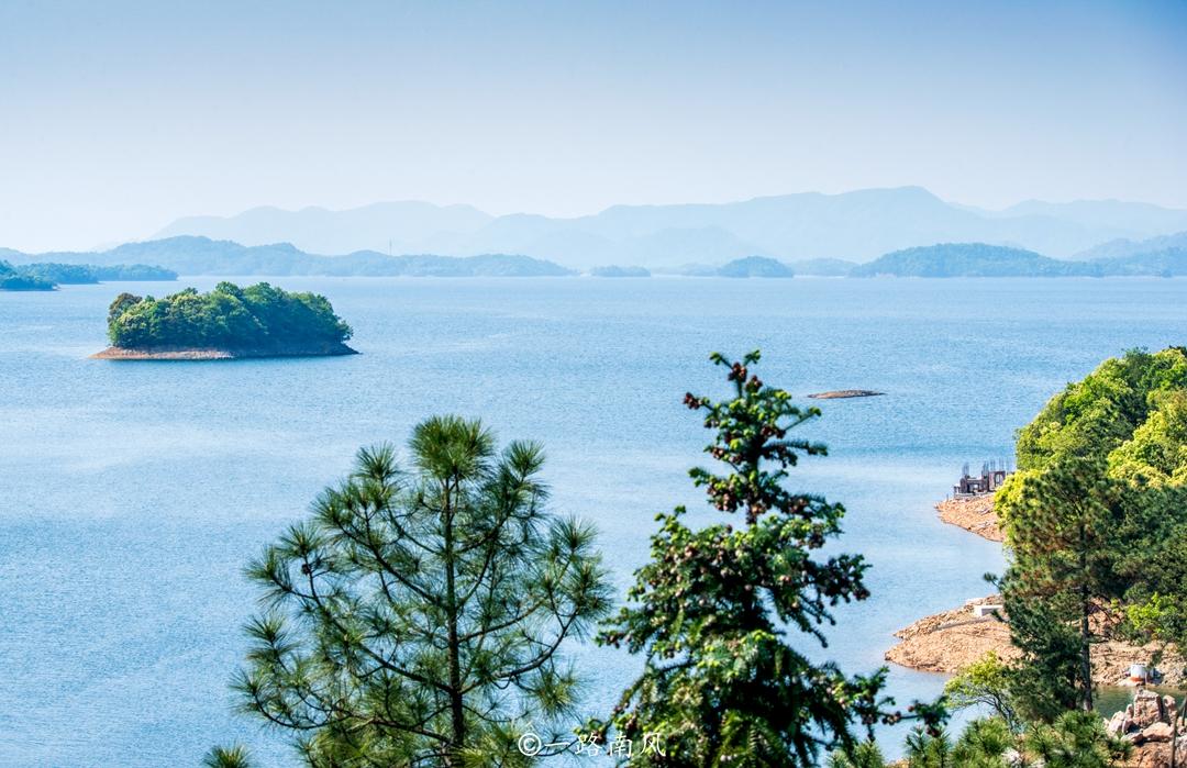 杭州遭遇罕见大风，西湖水波翻涌成西海奇景