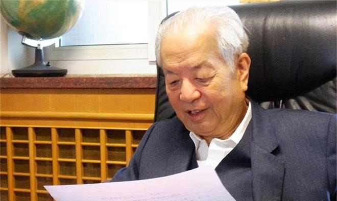 中方回应是否派代表参加方济各葬礼