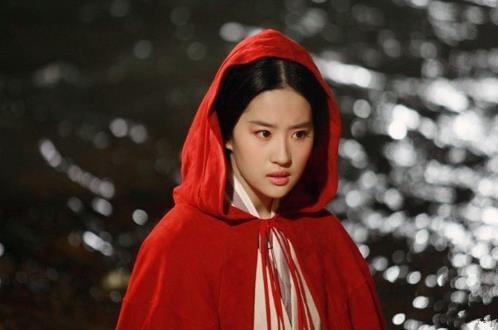刘涛红披风妈祖变装图片，魅力与神韵的完美融合