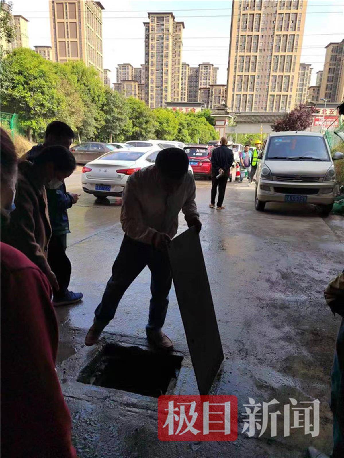 掉入下水道三月未获救的悲情与反思