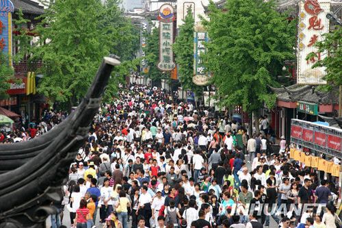五一假期，景区人流涌动——各地景区人流图片纪实