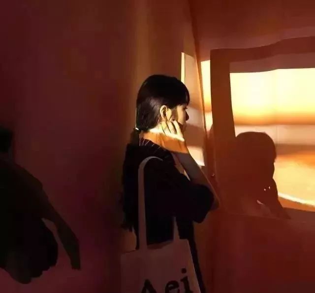 不上镜怎么拍照才好看——镜头下的自信与美