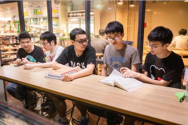 学霸宿舍五人全上岸，一段励志的奋斗故事