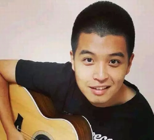 马頔回应网友模仿爷们要脸——网络现象下的真实互动