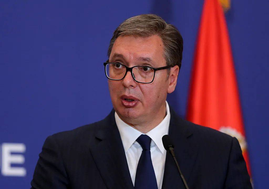 武契奇突发健康问题中断访美，国际关注下的政治与健康交织
