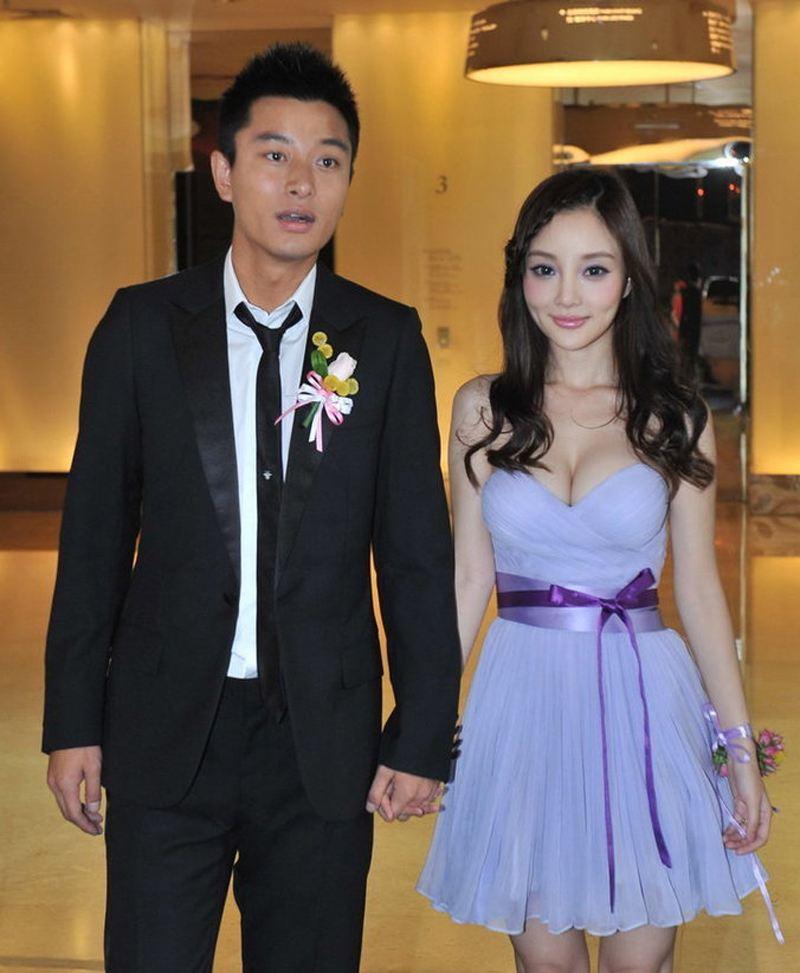 贾乃亮全家出游，传闻与李小璐复合，真相究竟如何？