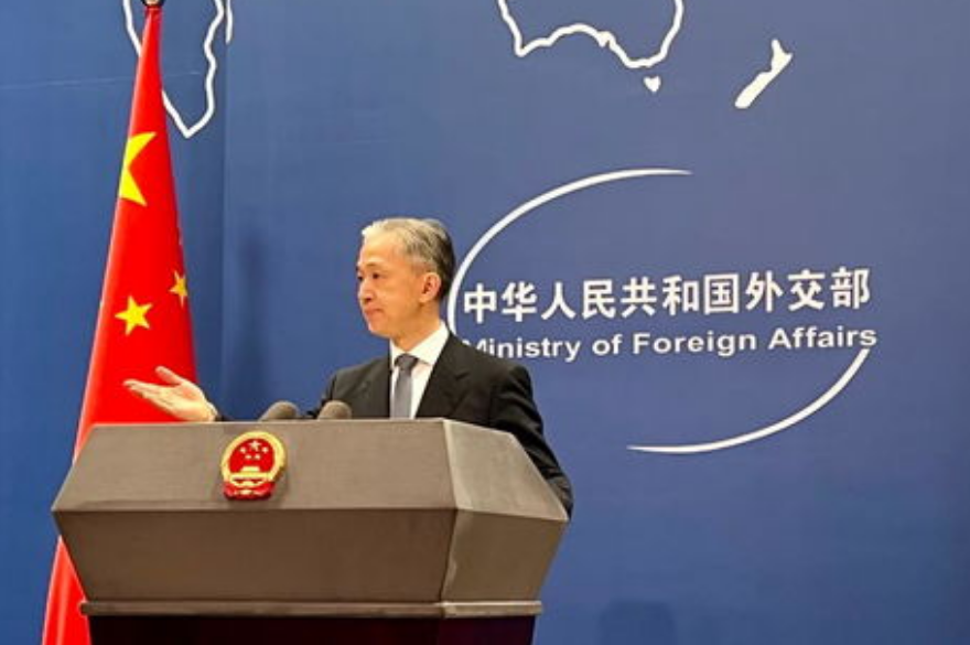 中方决定同意与美方接触，开启新一轮对话与合作