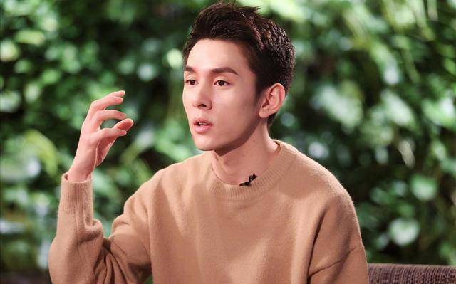 李佳琦妈妈是老师吗？深度解析背后的故事