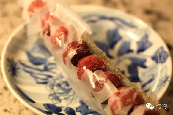 当糯米纸冰糖葫芦遇上外国友人，一场味蕾的奇妙之旅