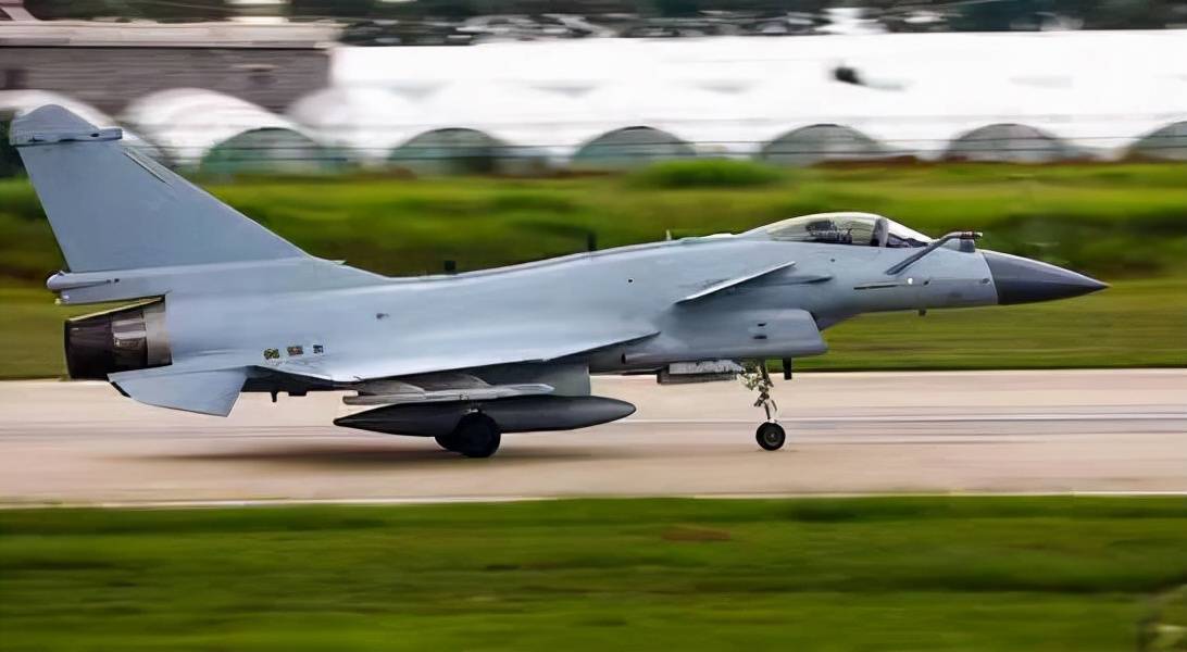专家解读，歼-10CE完胜F-16
