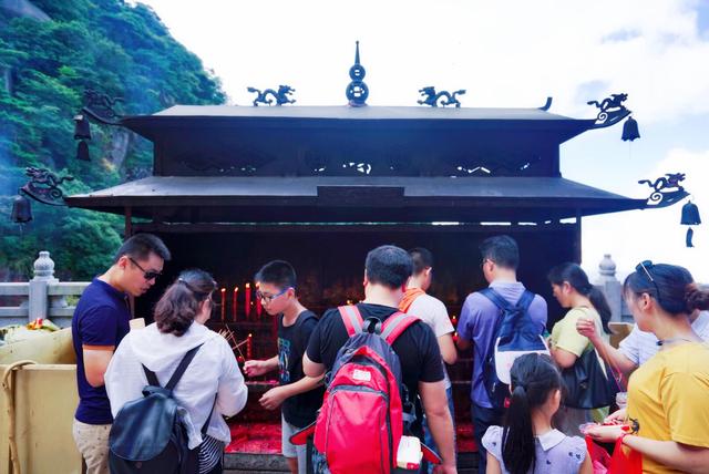景区索价597元上香费引发的热议