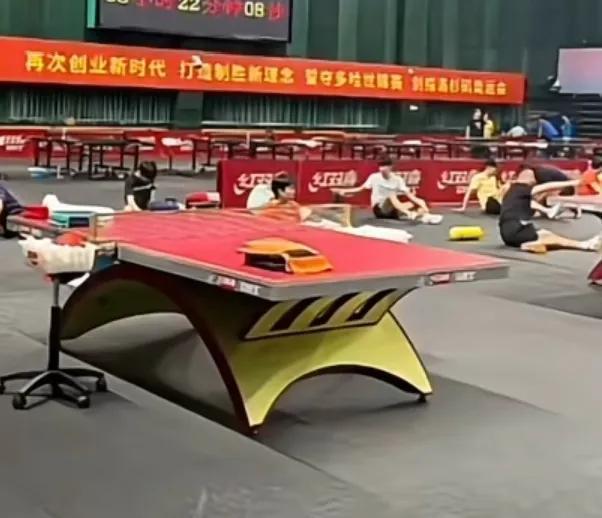 王楚钦多哈首练曝光，热血瞬间点燃斗志