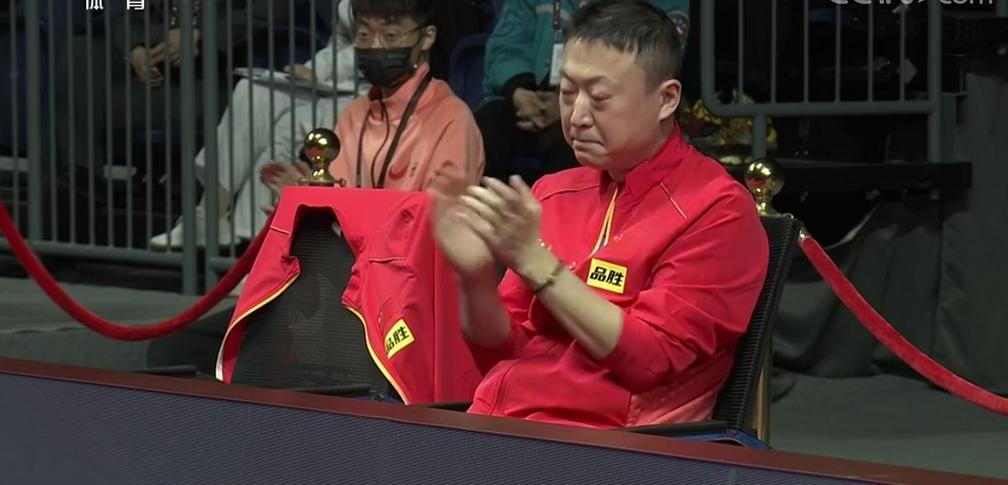 邱贻可辟谣场边嗑瓜子，赛场内外的真相解析