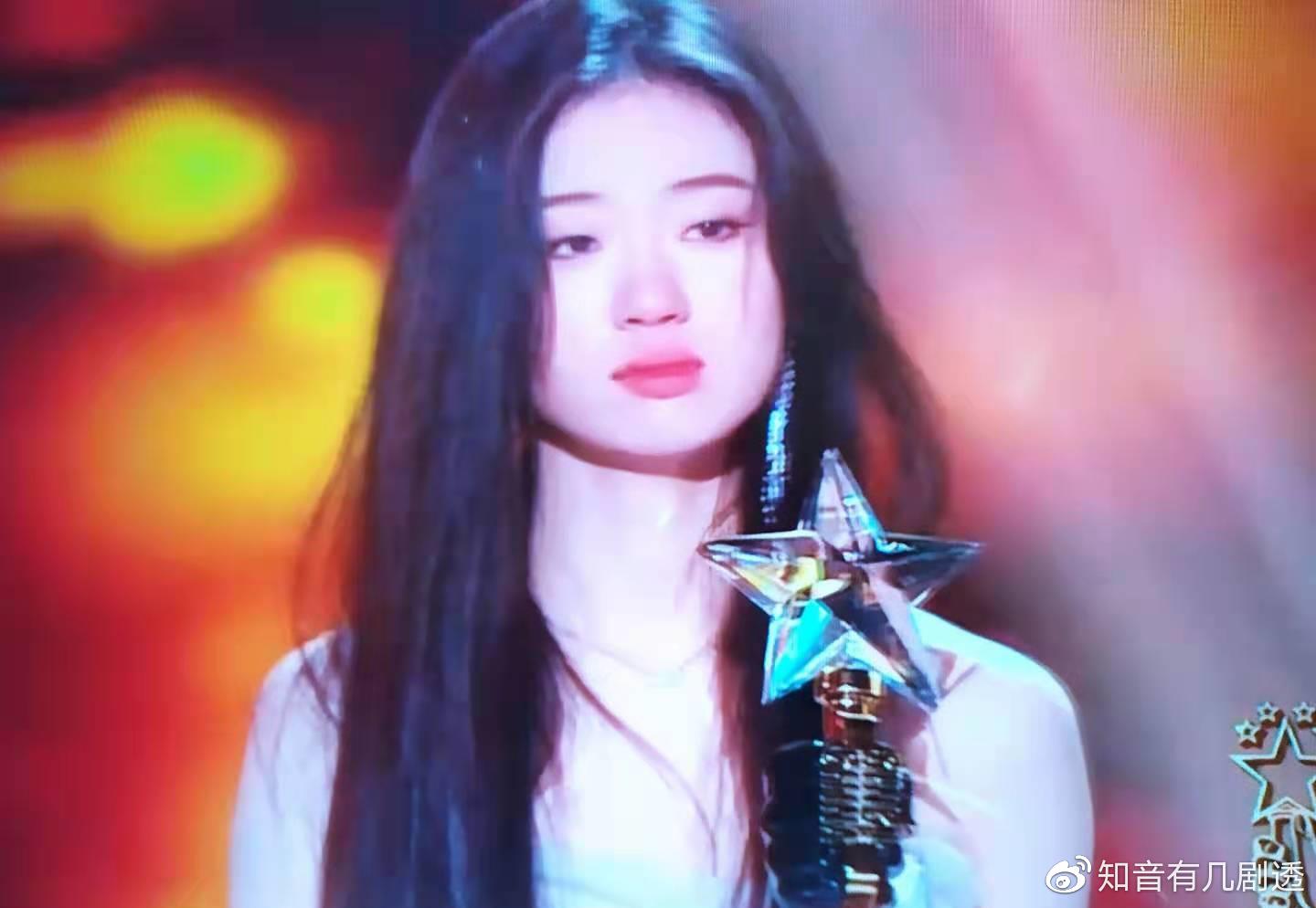 单依纯夺冠瞬间，荣耀时刻的震撼