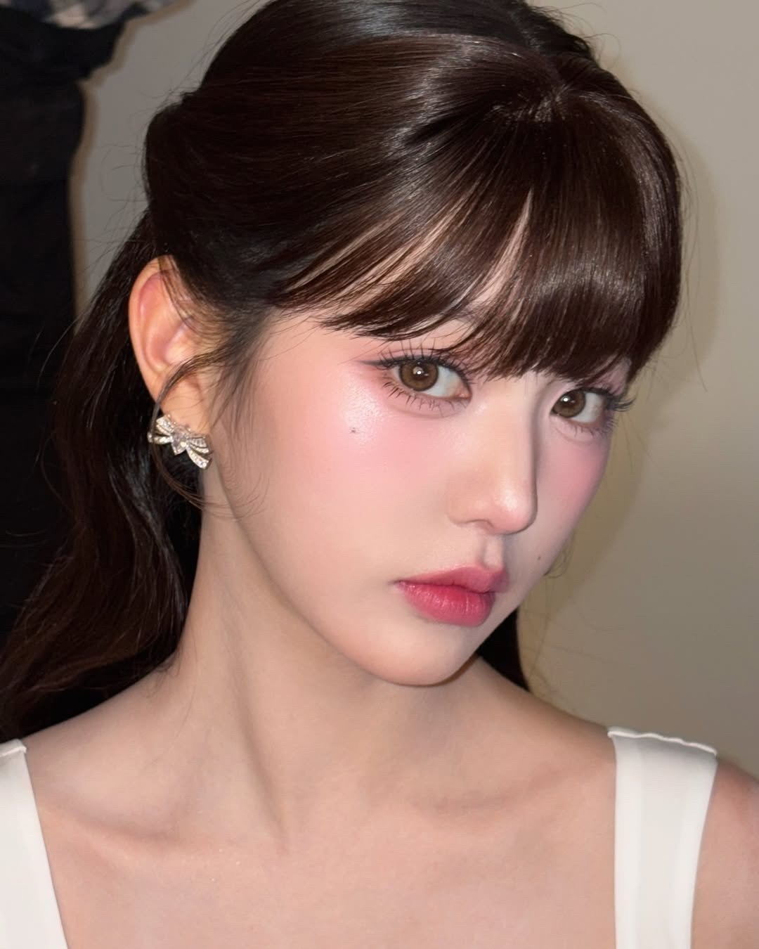 想变韩女全脸整容，现象背后的深层探究