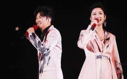 凤凰传奇北京首场演唱会观众破纪录，星光璀璨之夜