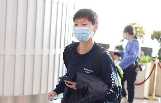 王曼昱教练接机，热血重逢，共筑荣耀