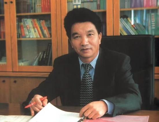 陕西版孙小果获死刑，曾纸面服刑的反思与启示