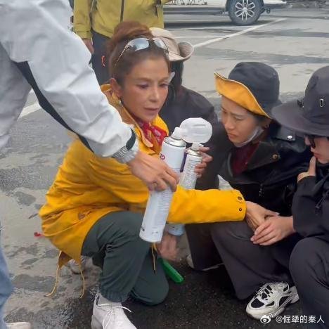 央视主持人朱迅景区英勇救人，传递正能量