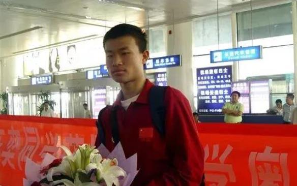 北大韦神一天涨粉超700万，现象背后的深度解读