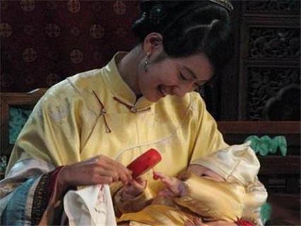 女儿拒见病危母亲却要求继承房产，家庭纷争背后的深思