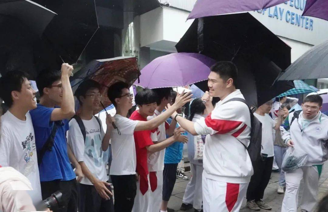 揭秘高考日下雨的神秘面纱，多重因素交织成雨幕