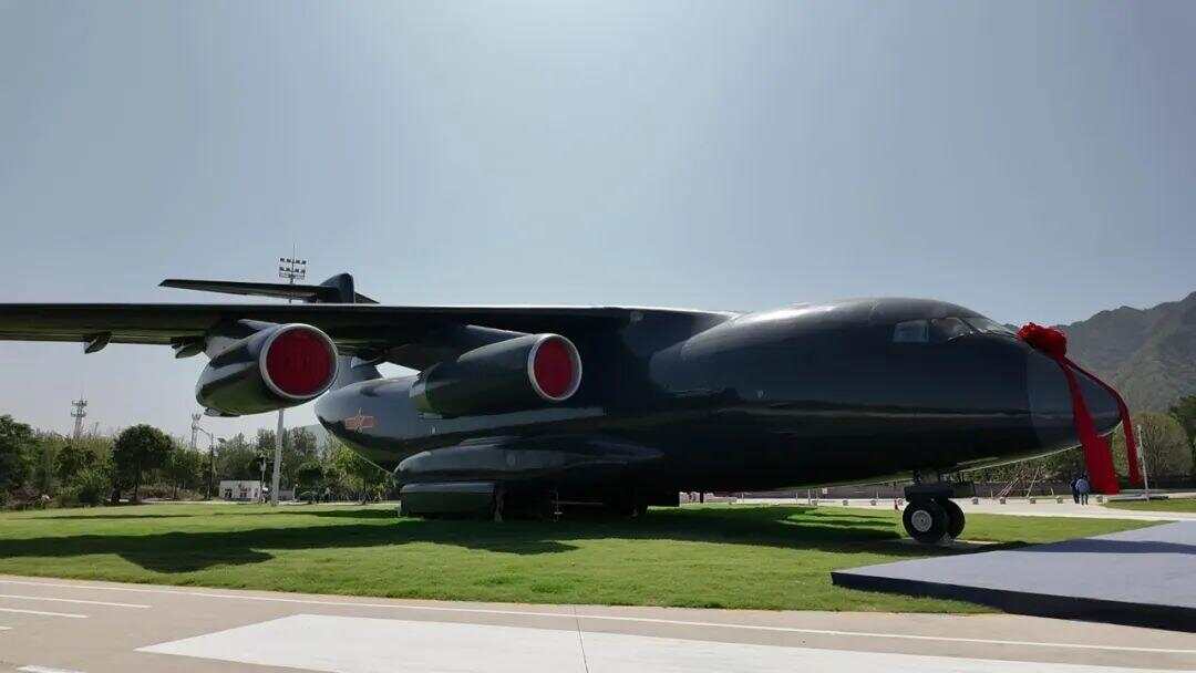运20头戴大红花亮相，展现大国空中力量