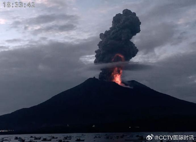 火山喷发灰柱，揭秘一万米高空的壮观景象